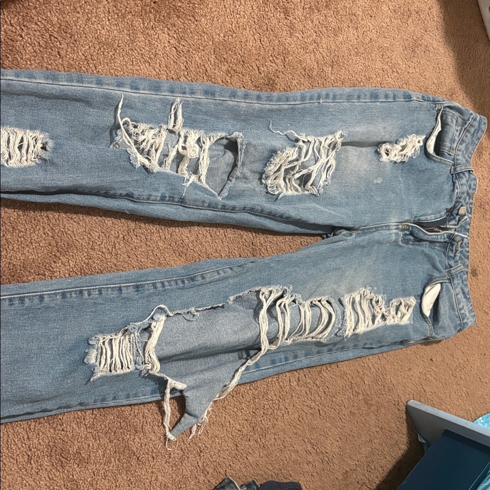 SHEIN Light Blue Distressed Ankle Jeans
